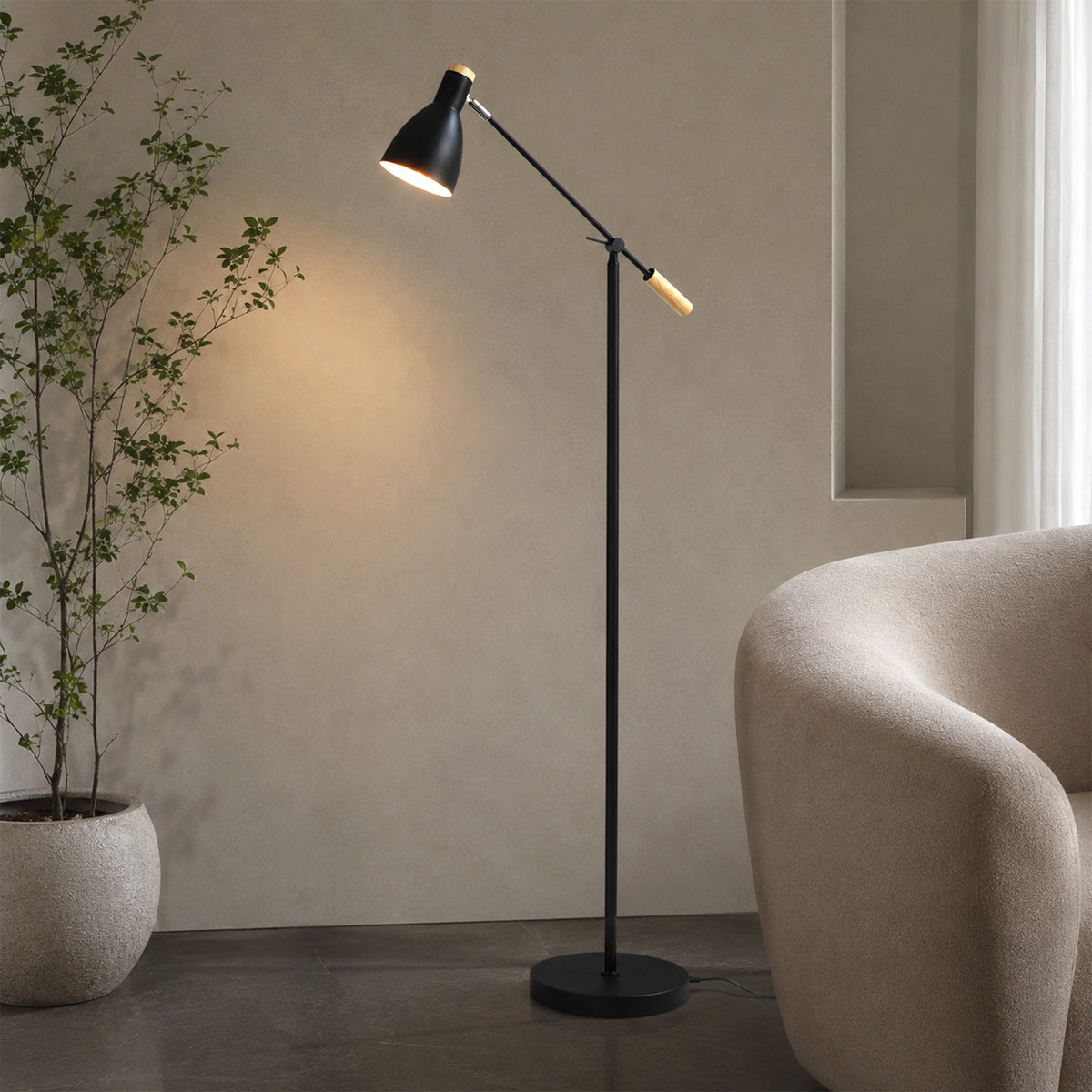 Scandinavian Adjustable Floor Lamp - Black