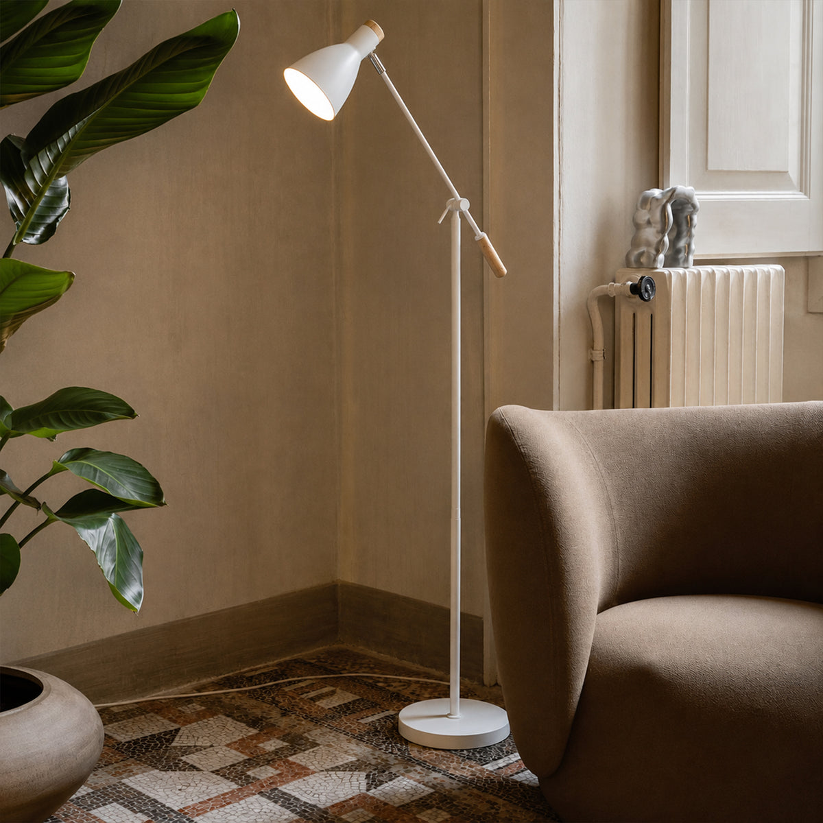 Scandinavian Adjustable Floor Lamp - White