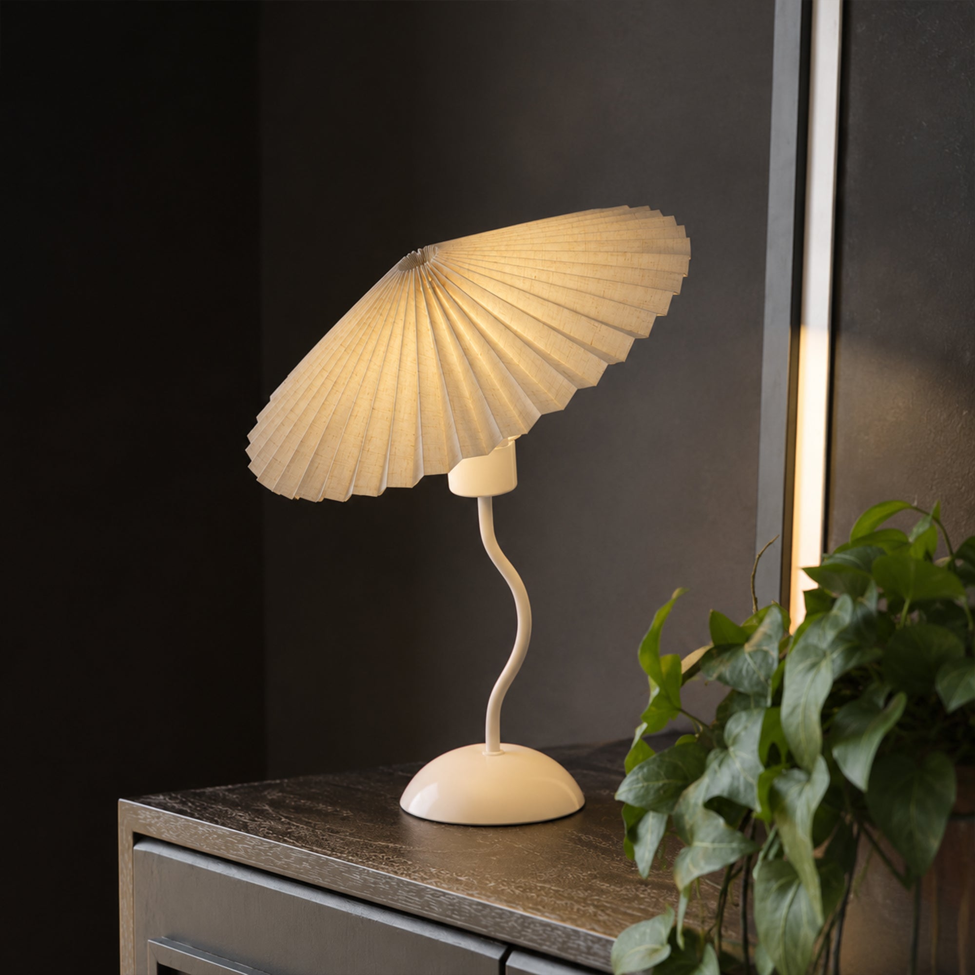 Piairie Table Lamp - White