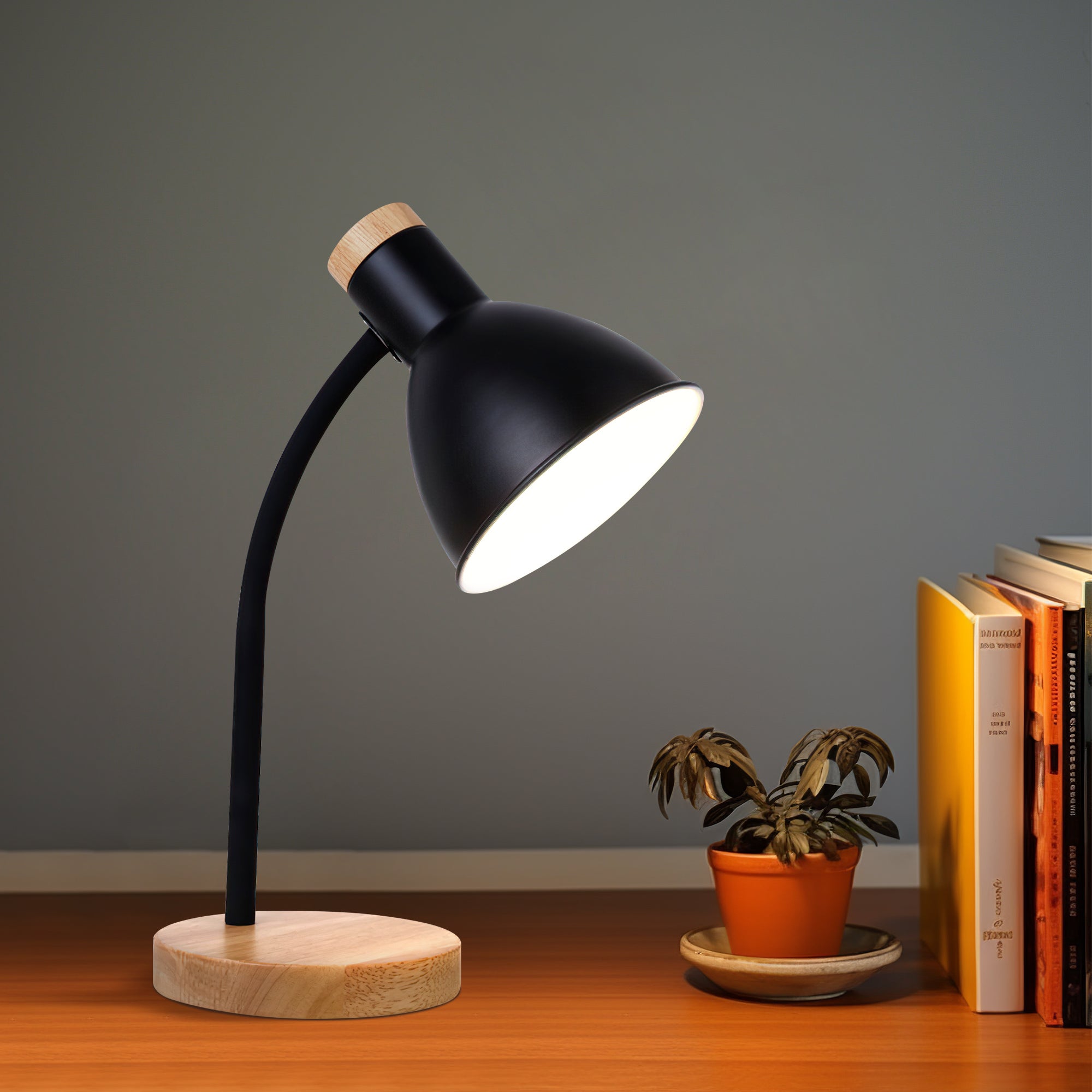 Merete Table Lamp - Black